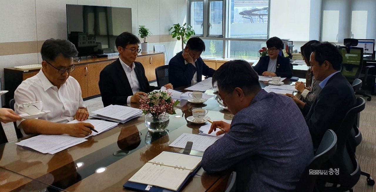 행복도시건설청(청장 김진숙)은 지난 12일, ‘행복청 규제심사 및 정비위원회’를 개최했다.