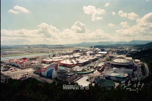 지난 1993년 대전엑스포 개장 당시 엑스포과학공원 모습. 사진=대전찰칵 홈페이지/ 굿모닝충청 이정민 기자