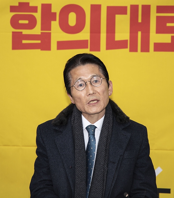 정의당 윤소하 원내대표는 여전히 협상 여지를 남기며 민주당에 결단을 호소했다. ⓒ 굿모닝충청 = 지유석 기자