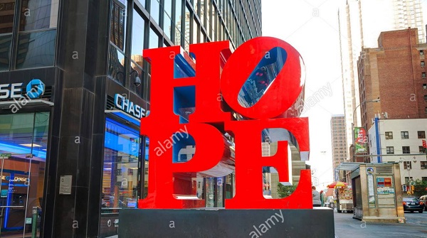 팝아트 작가 로버트 인디애나가 뉴욕 맨하탄에 설치한 작품 'HOPE'/굿모닝충청 정문영 기자