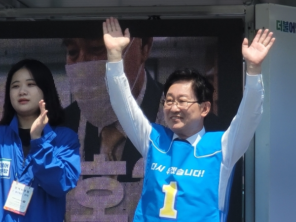 박 의원이 구민들의 지지를 호소하고 있다. 사진=굿모닝충청 박종혁 기자