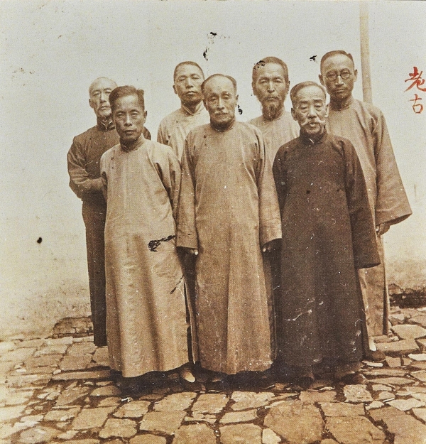 1935년11월 7일 제1회 국무회의를 기념한 임시정부 이동녕 주석 모습(사진=천안시 제공)