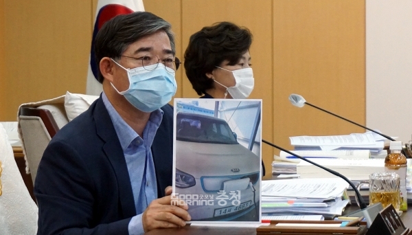 태안군의회 전반기 의장을 지낸 김기두 의원은 15일 오전 신속민원처리과에 대한 행정사무감사에서 이에 대한 문제를 지적하며 개선을 촉구했다.