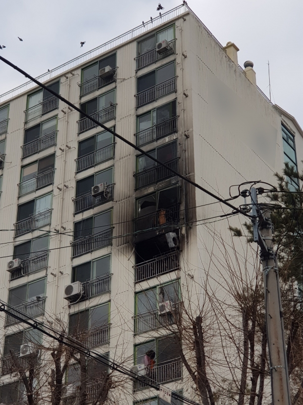 대전 대덕구 대화동의 한 아파트에서 불이 나 30대 여성 1명이 숨졌다. 사진=대덕소방서 제공/굿모닝충청=박종혁 기자