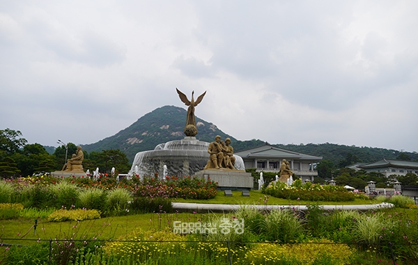 분수대가 있는 무궁화동산. (사진=굿모닝충청 이종현 기자)